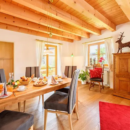 Viktoria Chalet: 4-star Family Wellness Retreat Oberstdorf