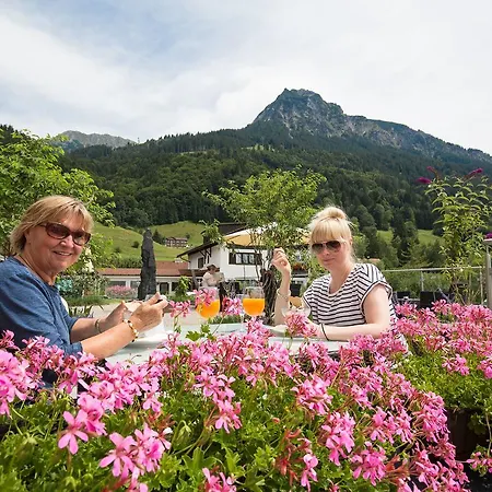 Viktoria Chalet: 4-star Family Wellness Retreat Oberstdorf